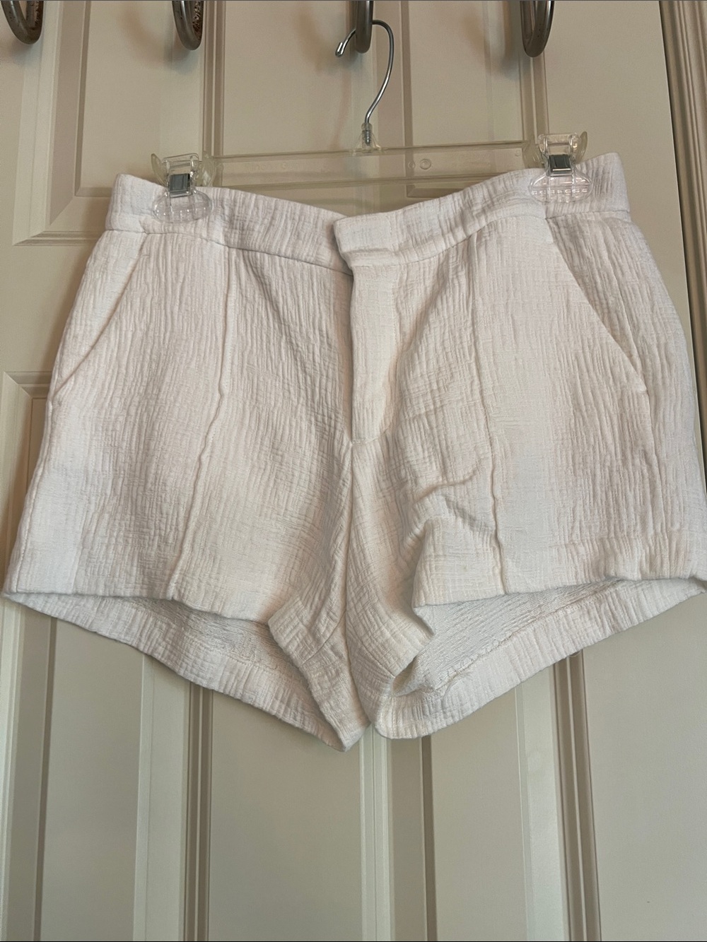 Vince White Textured Women's Shorts